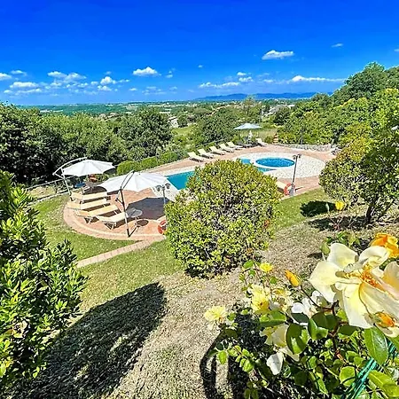 Pool And Jacuzzi - Charming In Umbria ホテル 4*