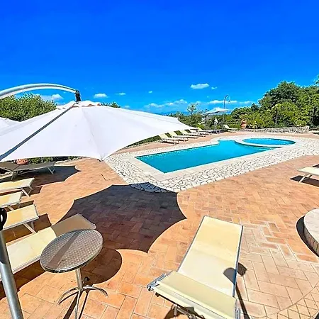 Pool And Jacuzzi - Charming In Umbria