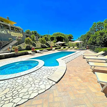 Pool And Jacuzzi - Charming In Umbria Montefiascone