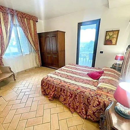 Hotel Pool And Jacuzzi - Charming In Umbria